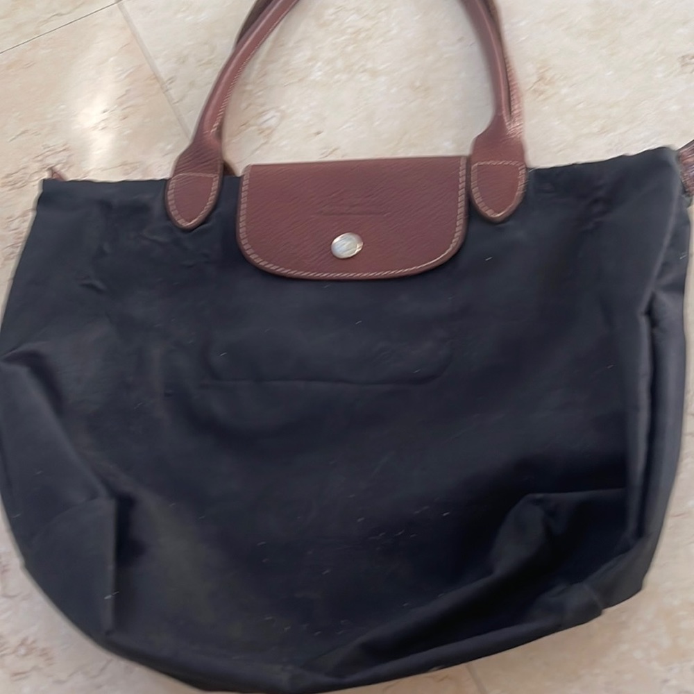Le pilage Longchamp black bag small make crazy offer!